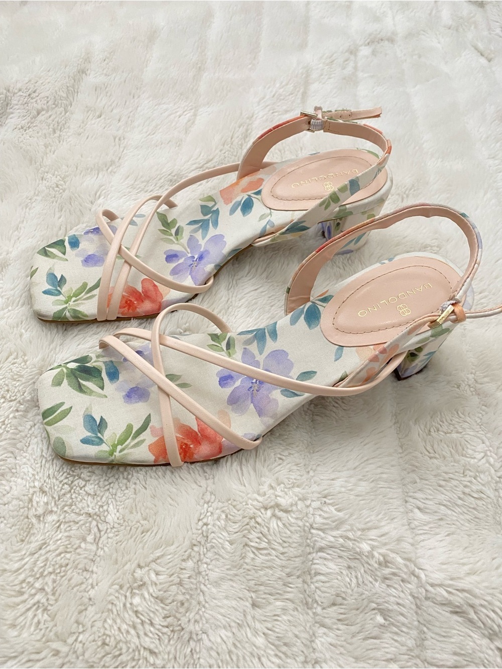 Bandolino White Floral Strappy Block Heel Sandal New Size 9